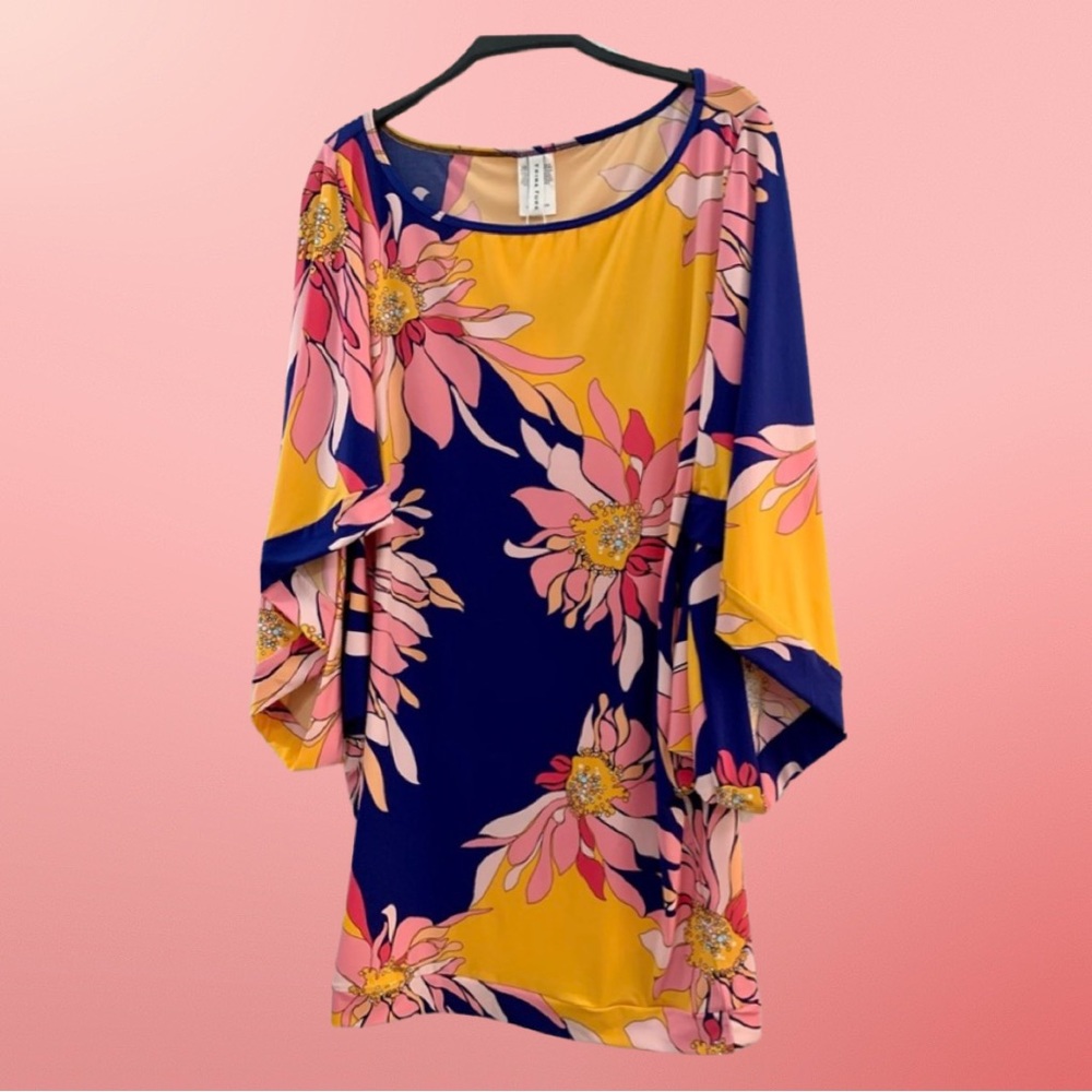 NWT Trina Turk Breeze Floral Print Cover-Up / Top size Medium